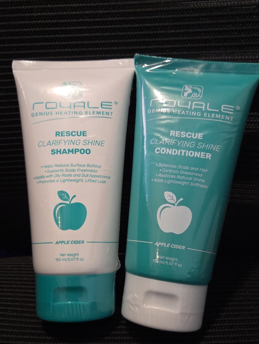 Royale Rescue Clarifying Shine Body Wash - Teal/White